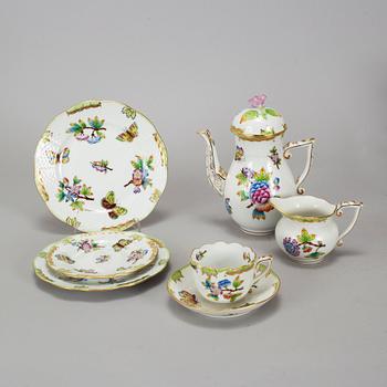 71 psc Herend, mostly "Queen Victoria".