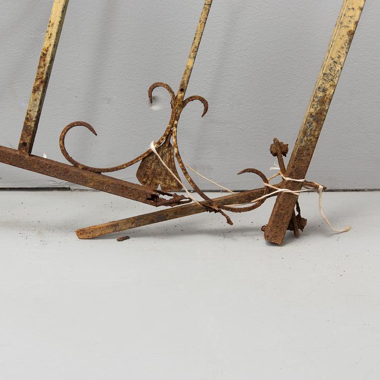 SMIDESGALLER, troligen till balkong eller terrass, 8 delar, omkring 1900.