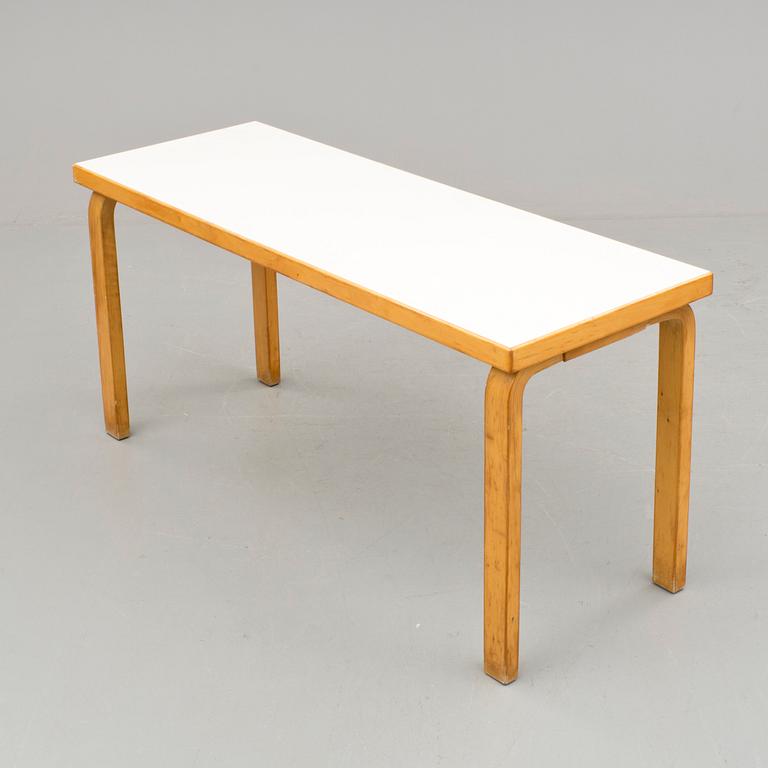 ALVAR AALTO, MATBORD samt STOLAR, 5 delar.