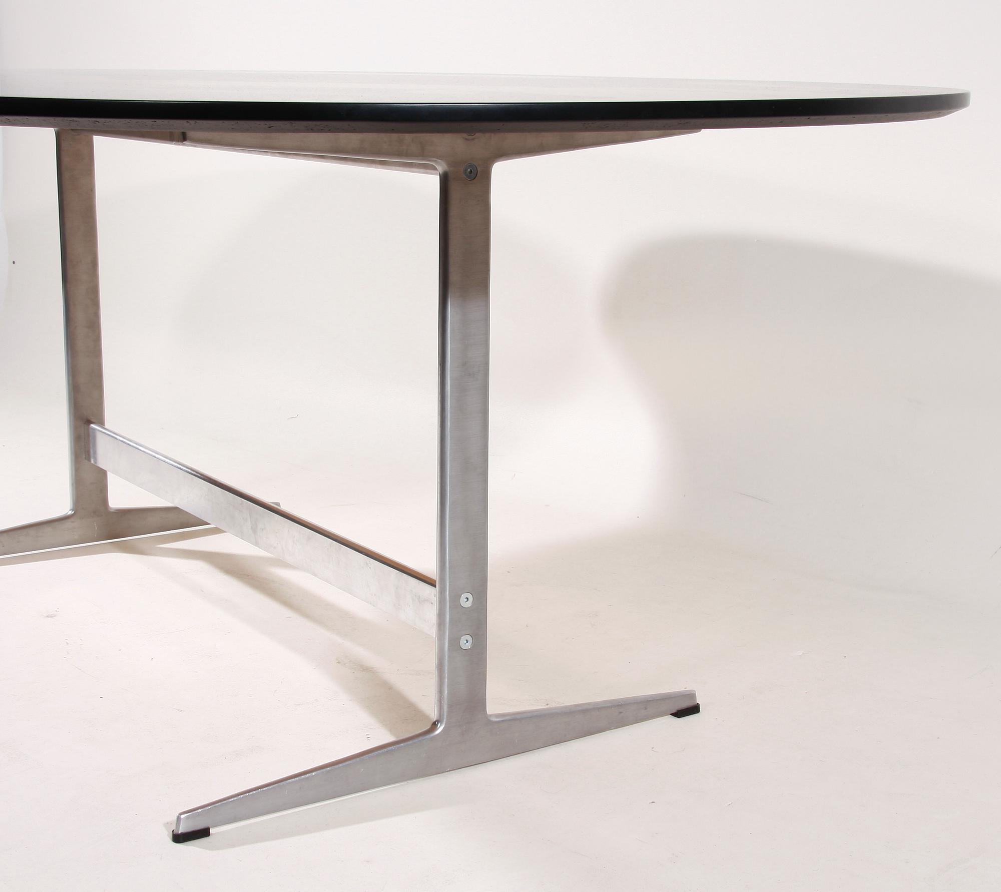 BORD. Superellips. Bruno Mathsson och Piet Hein för Fritz Hansen.