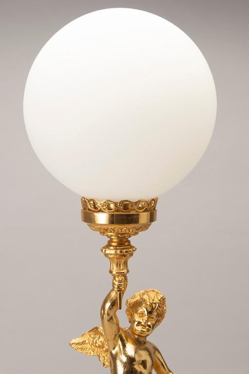 An second half 20th century Louis XVI-style table lamp.