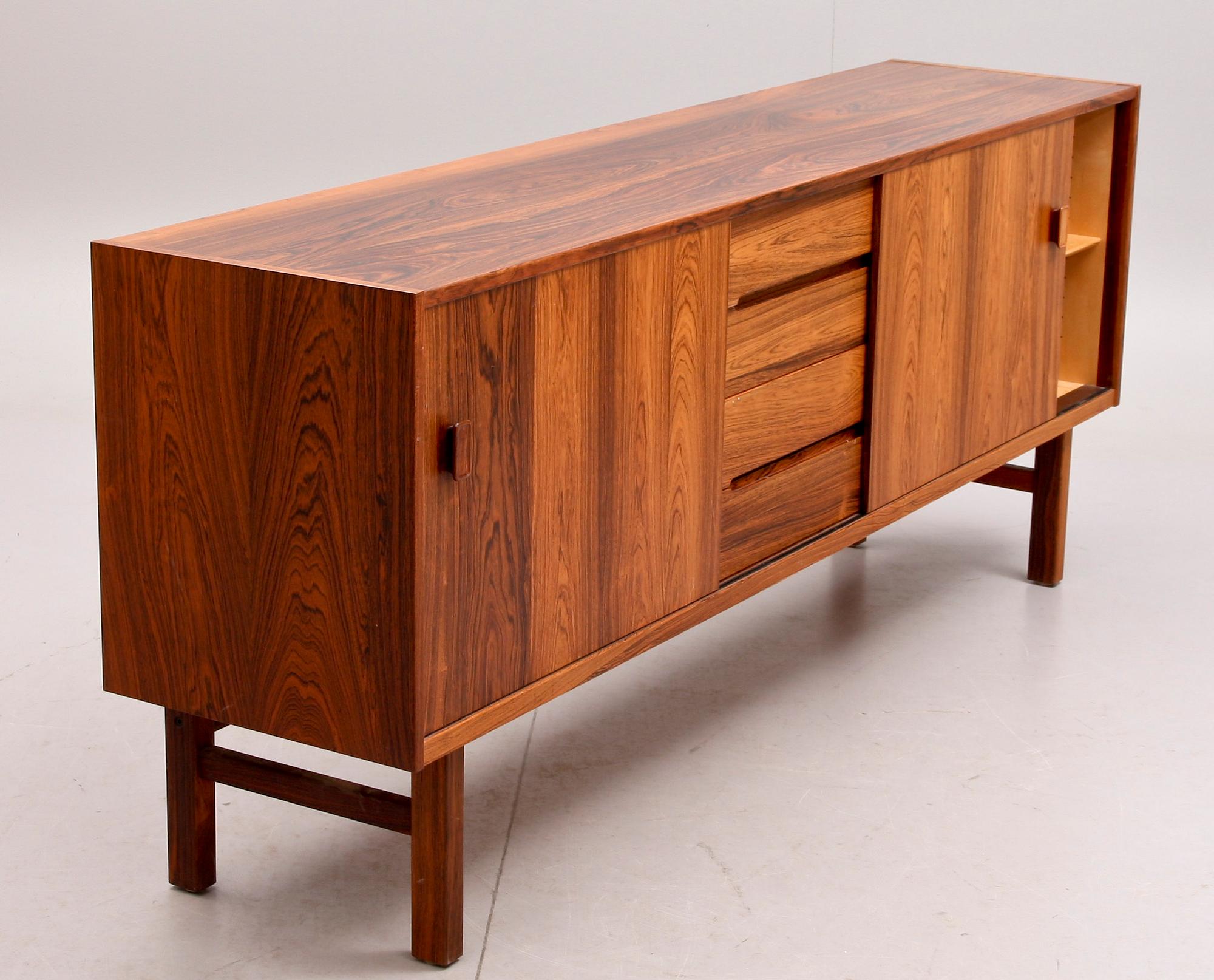 SIDEBOARD, "Arild" Troeds design Nils Jonsson. 1900-talets andra hälft.