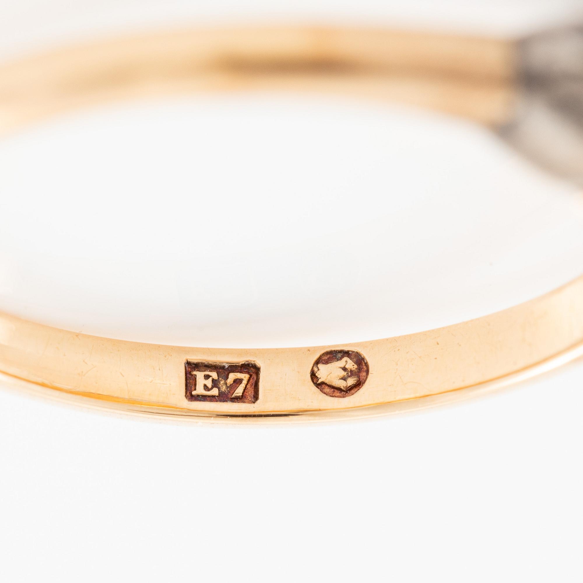 Ring 18K guld och silver med rosenslipade diamanter.