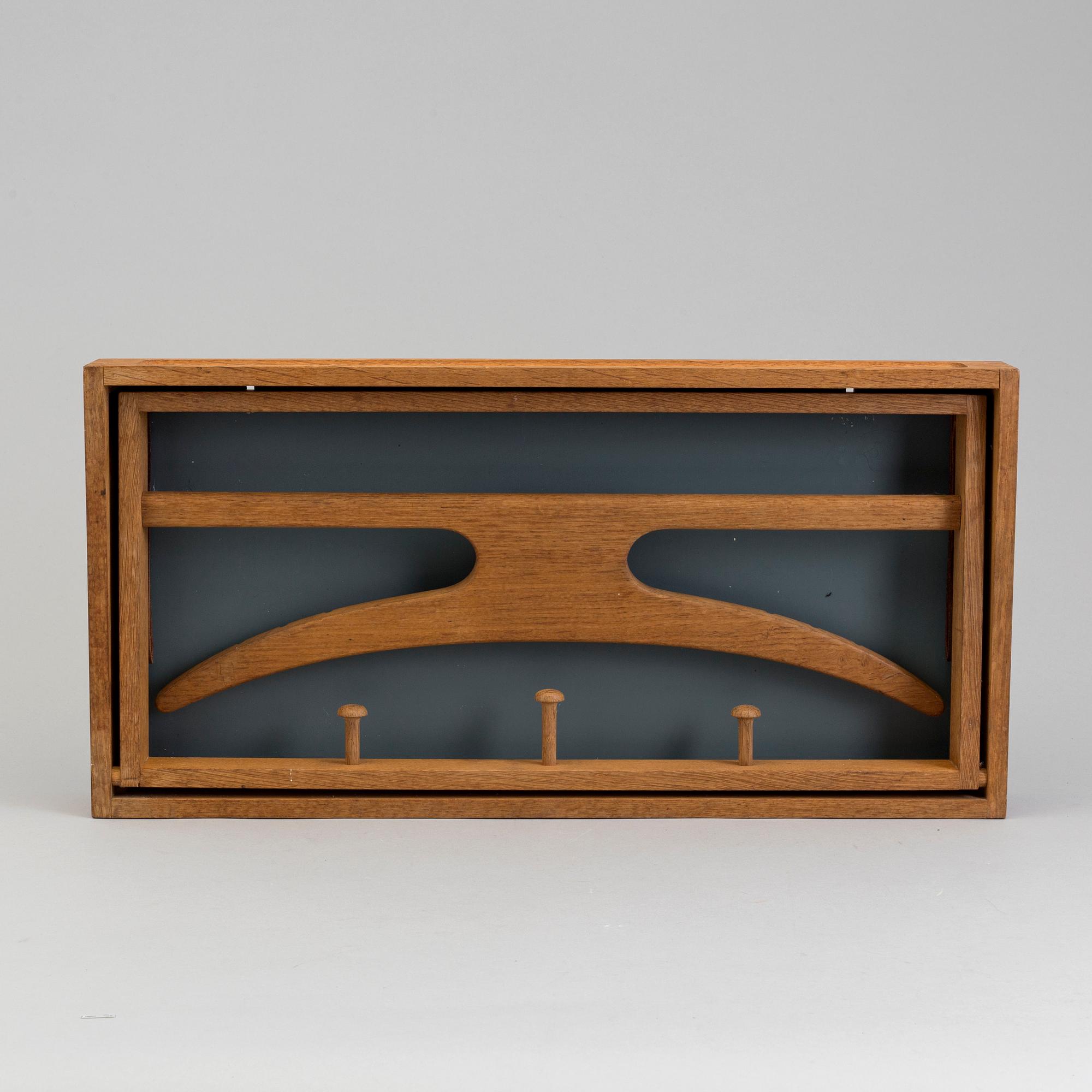 ADAM HOFF POUL ØSTERGAARD, herrbetjänt, Virum Möbelsnickeri Danmark 1900-talets andra hälft.