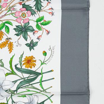 Gucci, a 'Flora' twill silk scarf.