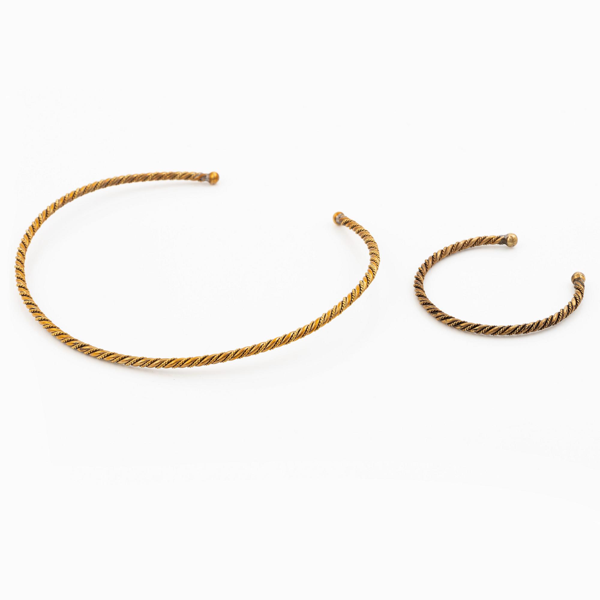 Neck collar and arm ring, bronze, copy after Viking ornament.