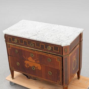 Byrå, tidigt 1900-tal, Gustaviansk stil med äldre delar.