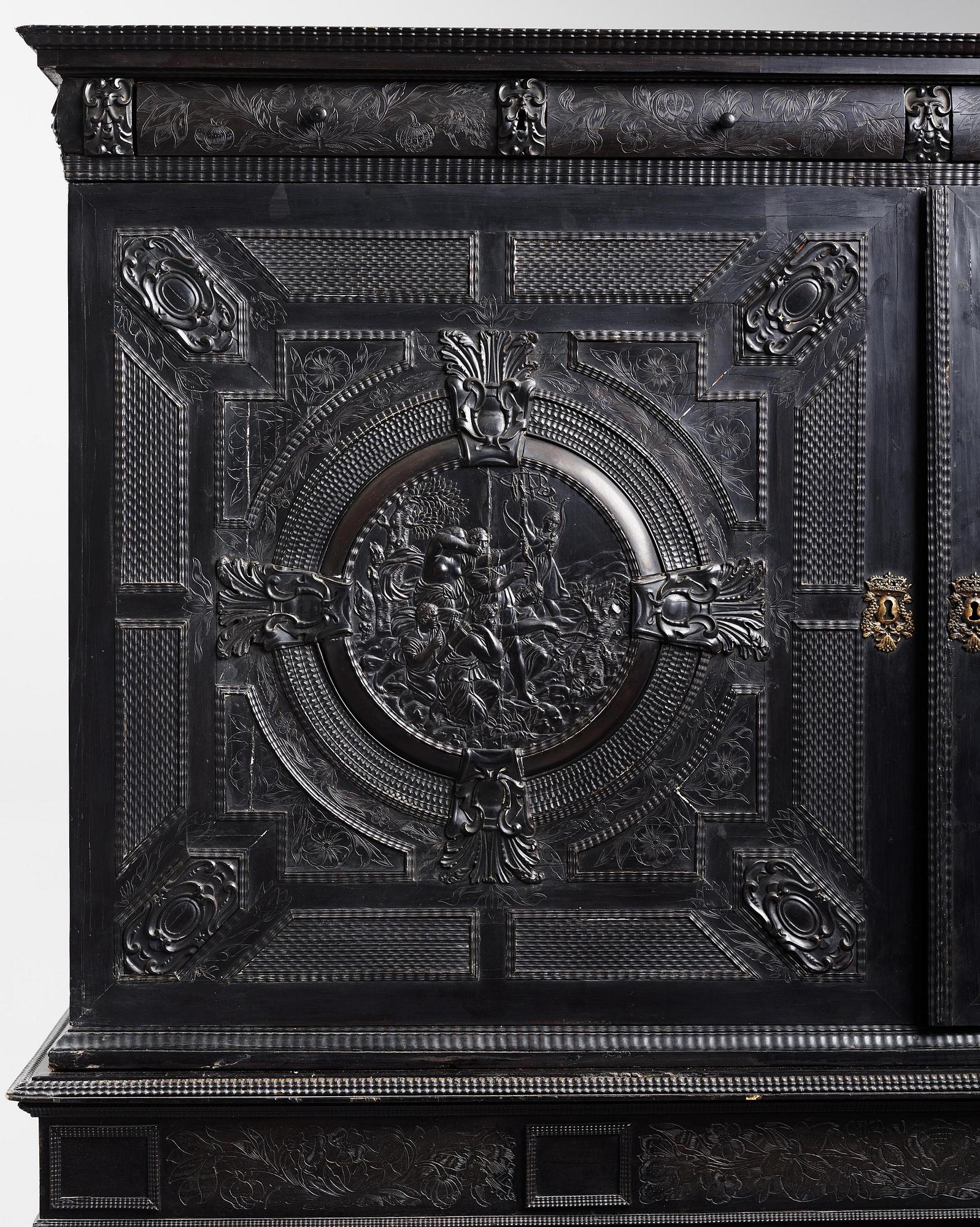 Det Bondeska Skåpet, sannolikt Paris, 1600- samt 1800-tal, Louis XIV och Louis XIV-stil.