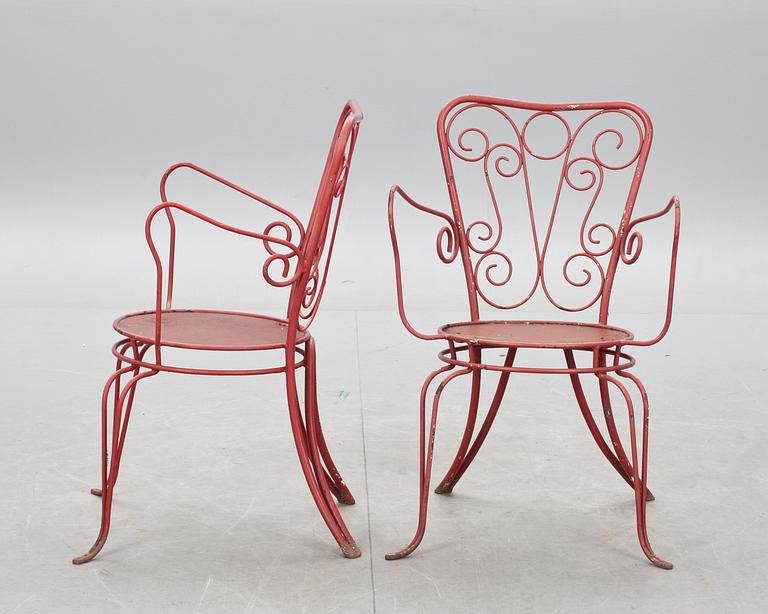 TRÄDGÅRDSMÖBLEMANG, 4+1. 1900-talets andra hälft, smidesjärn.