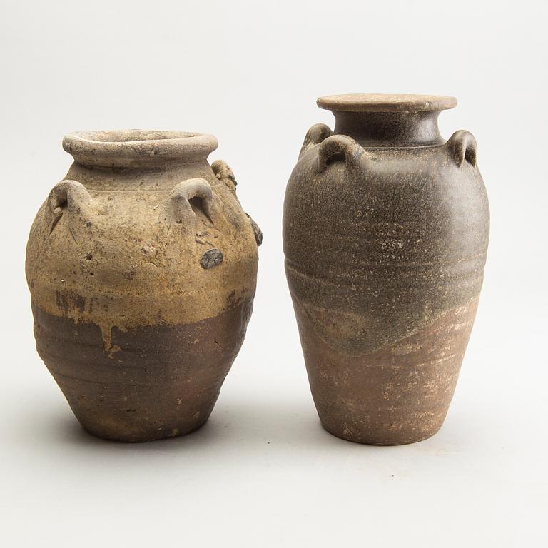 Two bronw glazed jars, South East Asian, presumably Sukothai, 14th/16th Century.