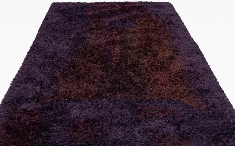 Timo Sarpaneva, a carpet, knotted pile, ca 402 x 205 cm, Villayhtymä Oy - Uniwool Ltd.