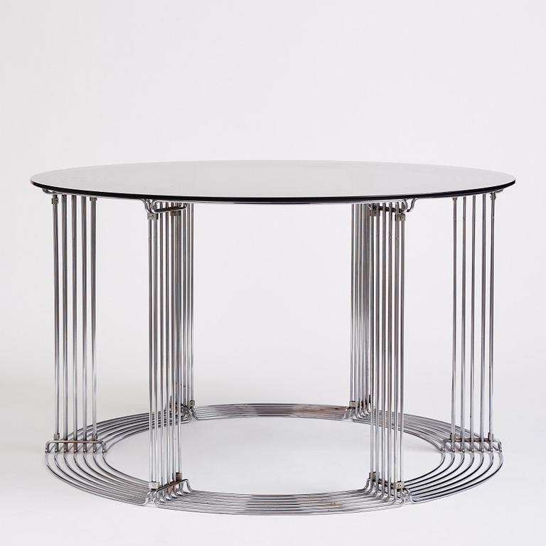 Verner Panton, a "Pantonova" dining table with 6 chairs,
Fritz Hansen, Denmark, ca 1971.