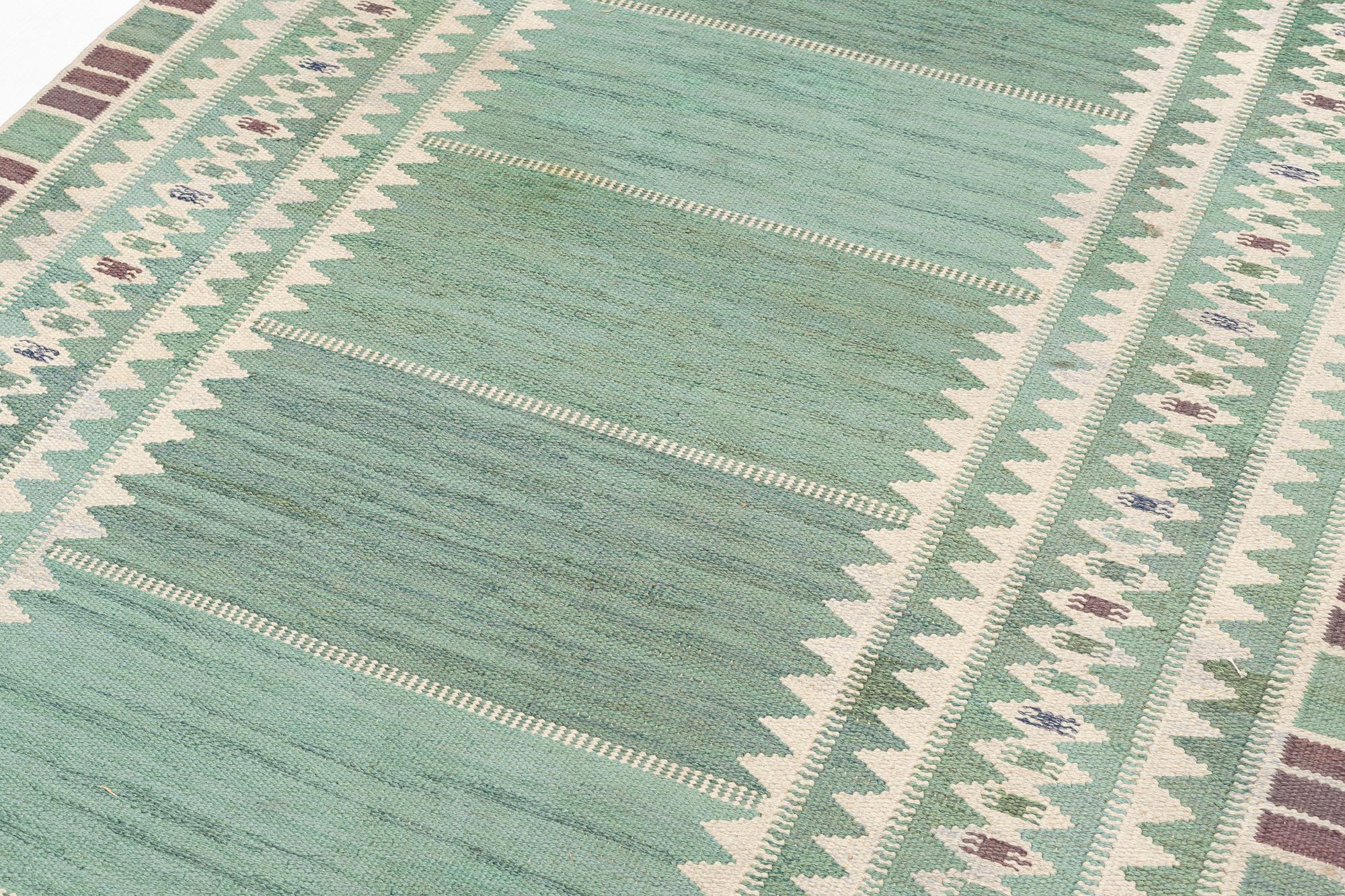 Barbro Nilsson, matta, "Salerno grön", rölakan, ca 348 x 153,5 cm, signerad AB MMF BN.