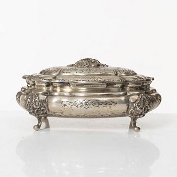A Rococo style silver box, Argentina, 20th Century.