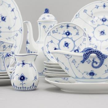 SERVIS, porcelain, 46 parts, "Musselmalet", Royal Copenhagen and Bing & Grondahl, 20th century.