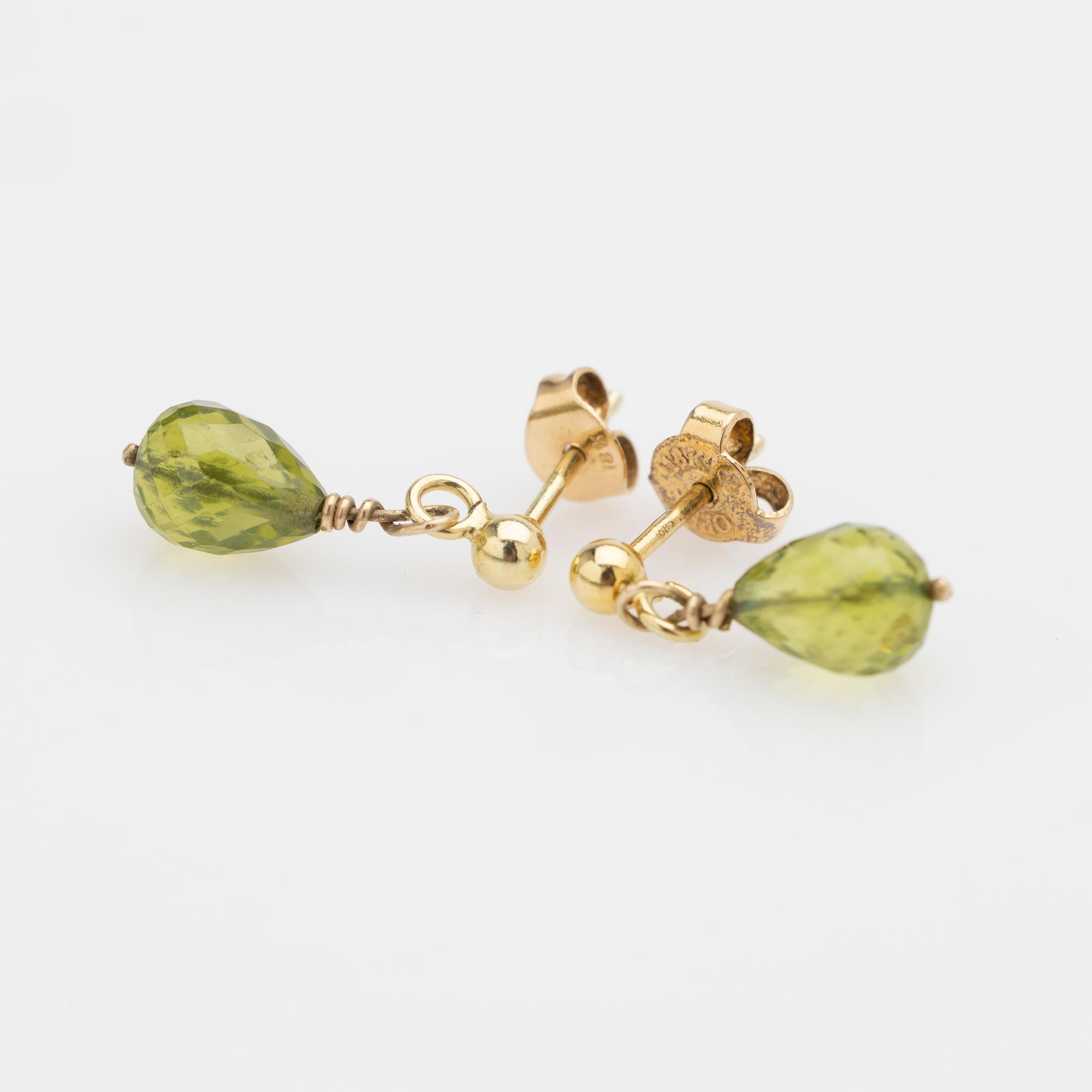 Earrings, a pair, 14K gold with briolette-cut peridot.