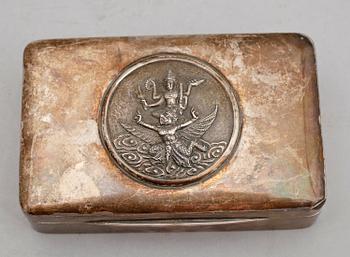 CIGARRLÅDA,  sterlingsilver, Siam, 1900-talets första hälft. Vikt med inredning ca 282 g.