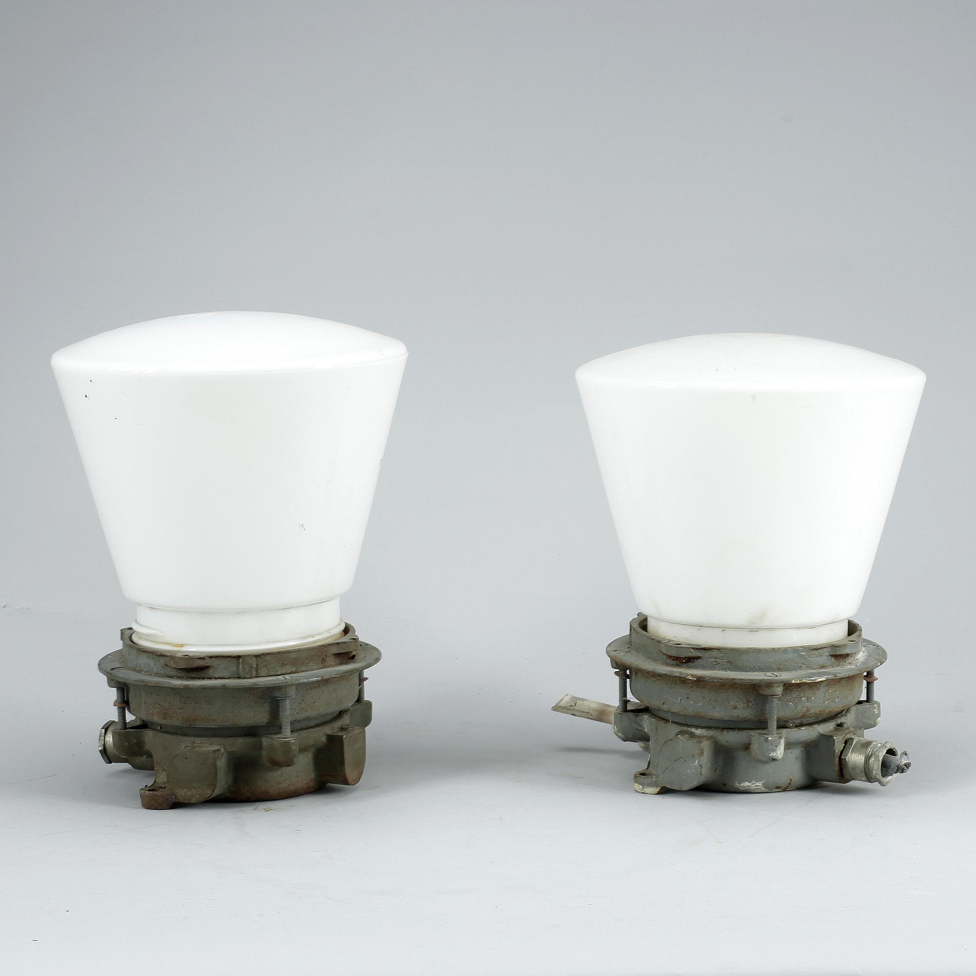 LAMPOR, ett par, industri, 1900-talets första hälft.