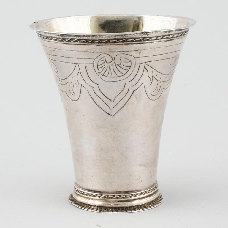 A silver cup by Petter Bergman (1739-1754 (1757)), Skänninge, weight 55 gram.