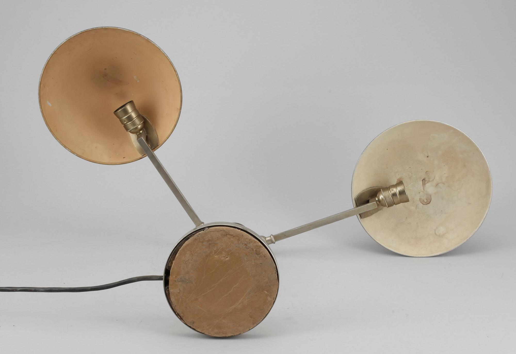 BORDSLAMPA, industri, 1900-talets första hälft.