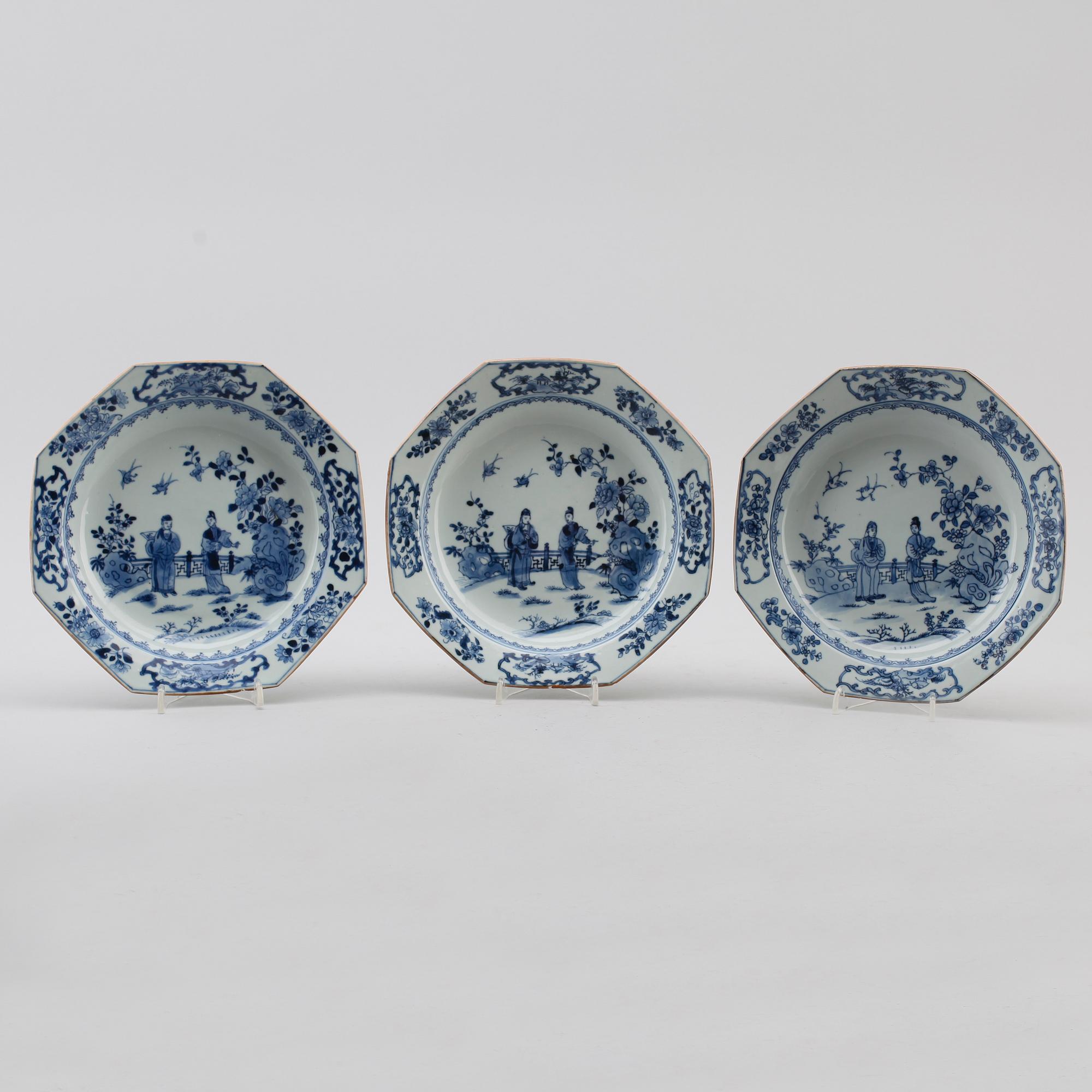 TALLRIKAR, 3 st, porslin, Kina, Qianlong 1736-1795.