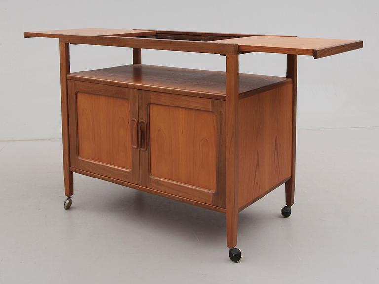 SERVERINGSVAGN, 1900-talets andra hälft.