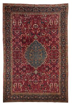 1765. SEMI-ANTIQUE TEHERAN, POSSIBLY TABRIZ. 408,5 x 280 cm.