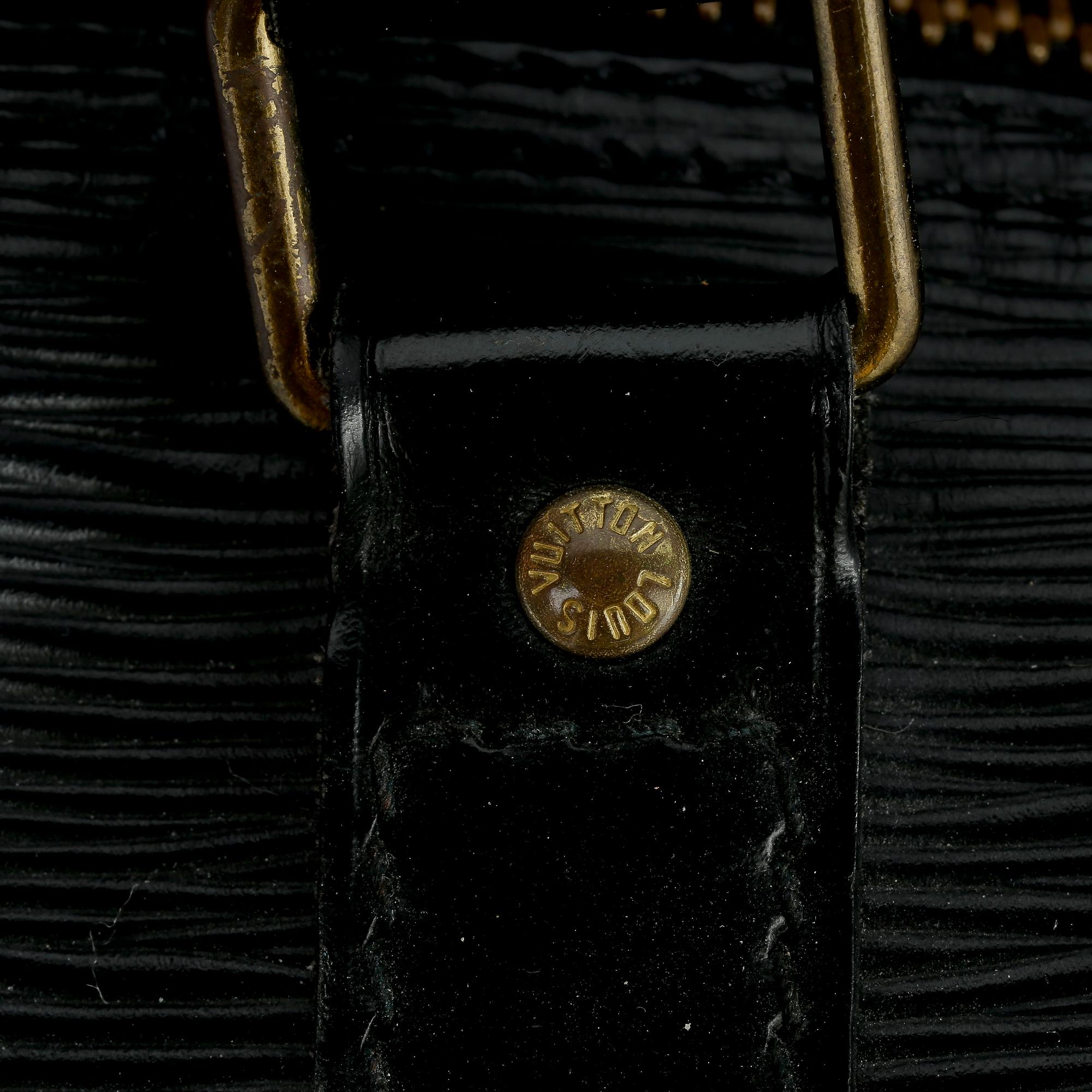 VÄSKA, "Keepall 55 Epi Black", Louis Vuitton, 1989.