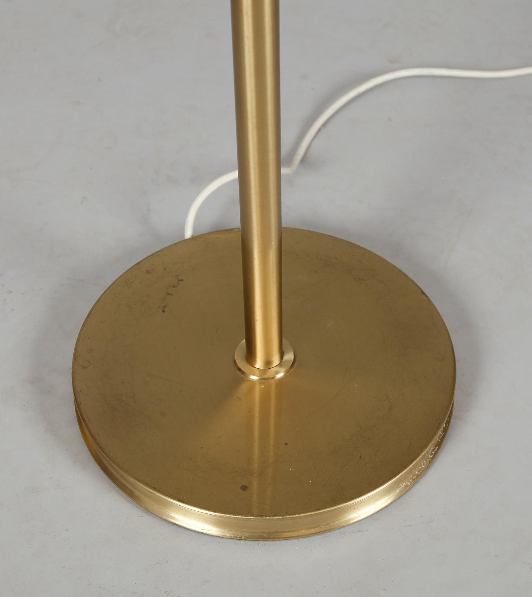 GOLVLAMPA, modell 2368/2148, "Stora Kamelen", Josef Frank, Firma Svenskt Tenn.