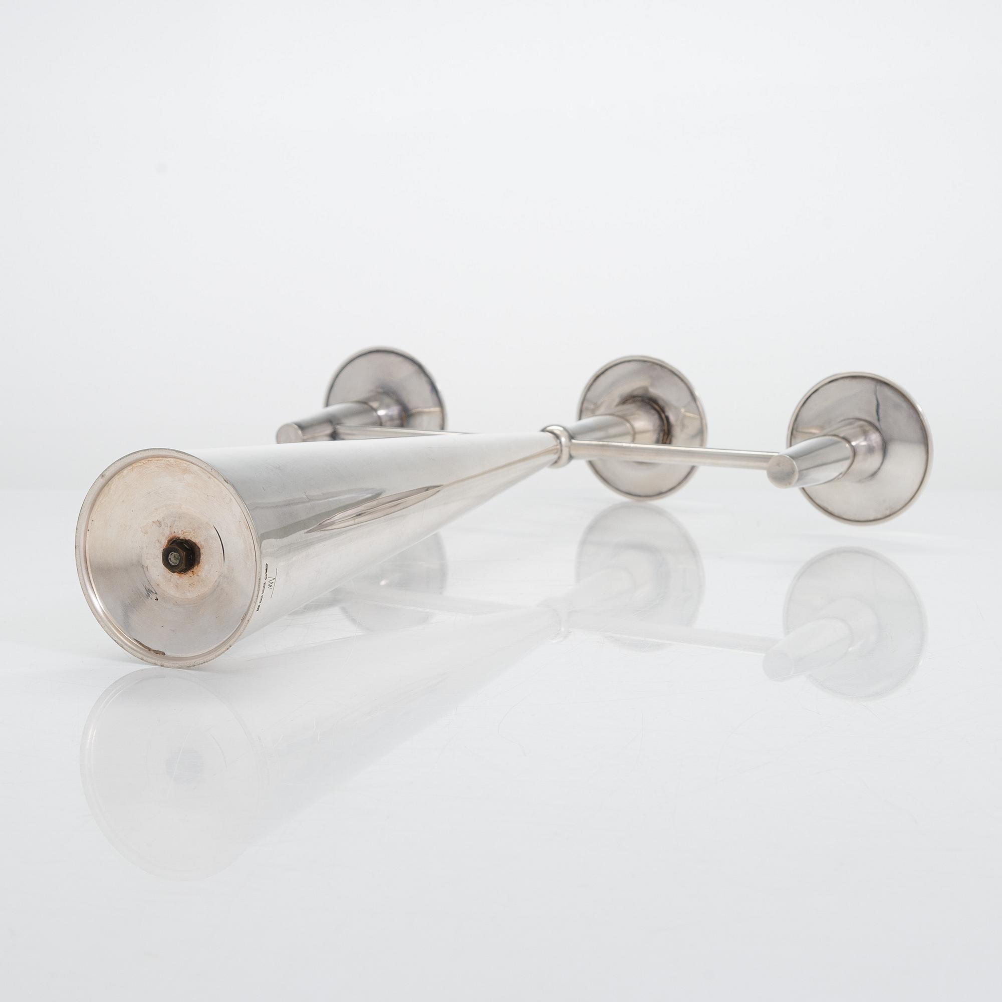 Tapio Wirkkala, kandelaber, silver, Kultakeskus, Tavastehus 1961. Höjd 33 cm.