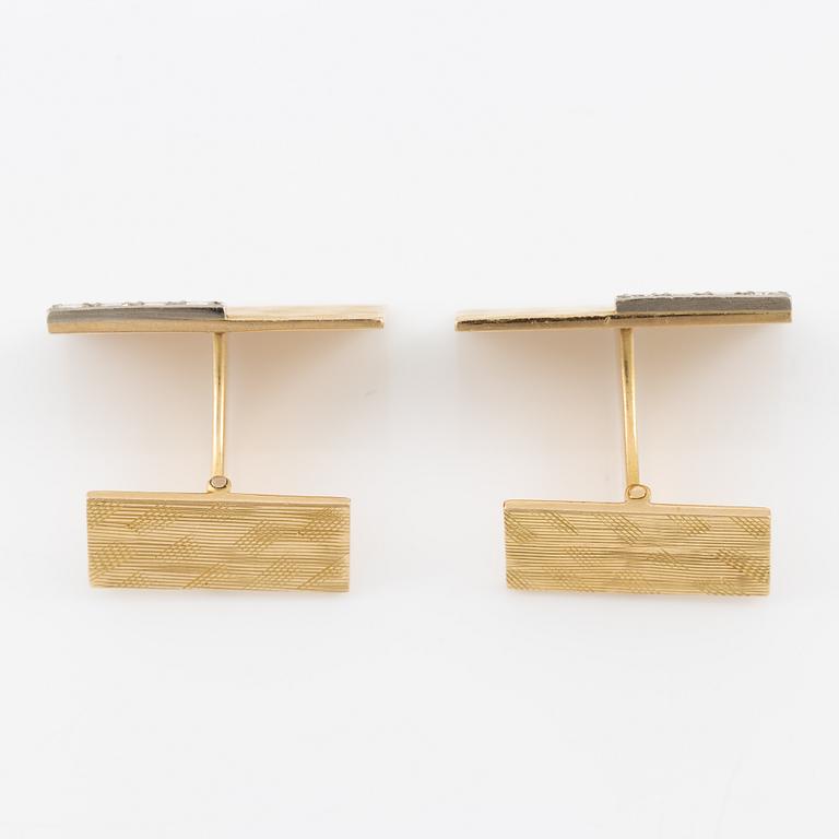 Cufflinks, a pair, 18K gold with brilliant-cut diamonds. 1970s.