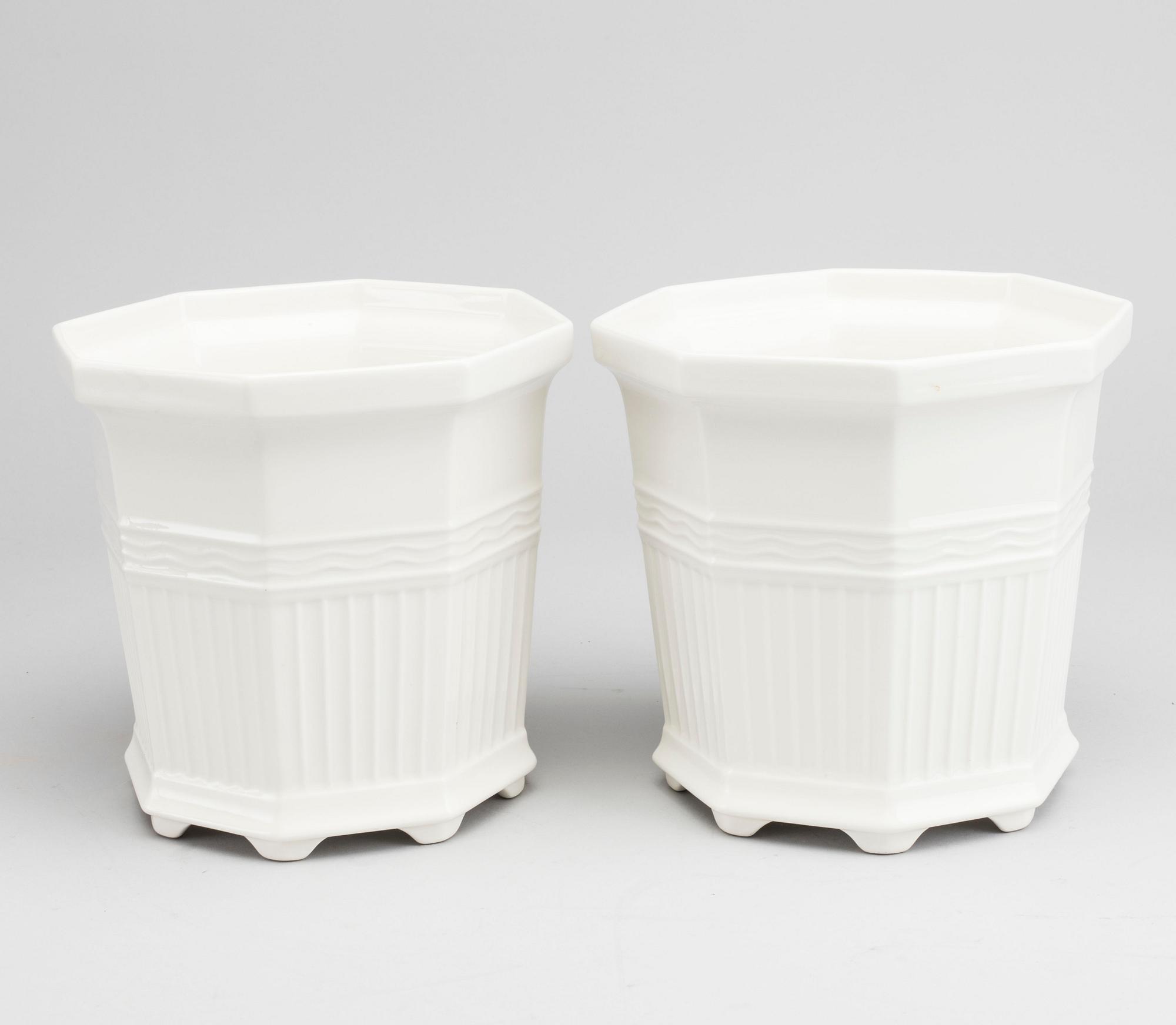 PRINS EUGEN,  a set of three flower pots.