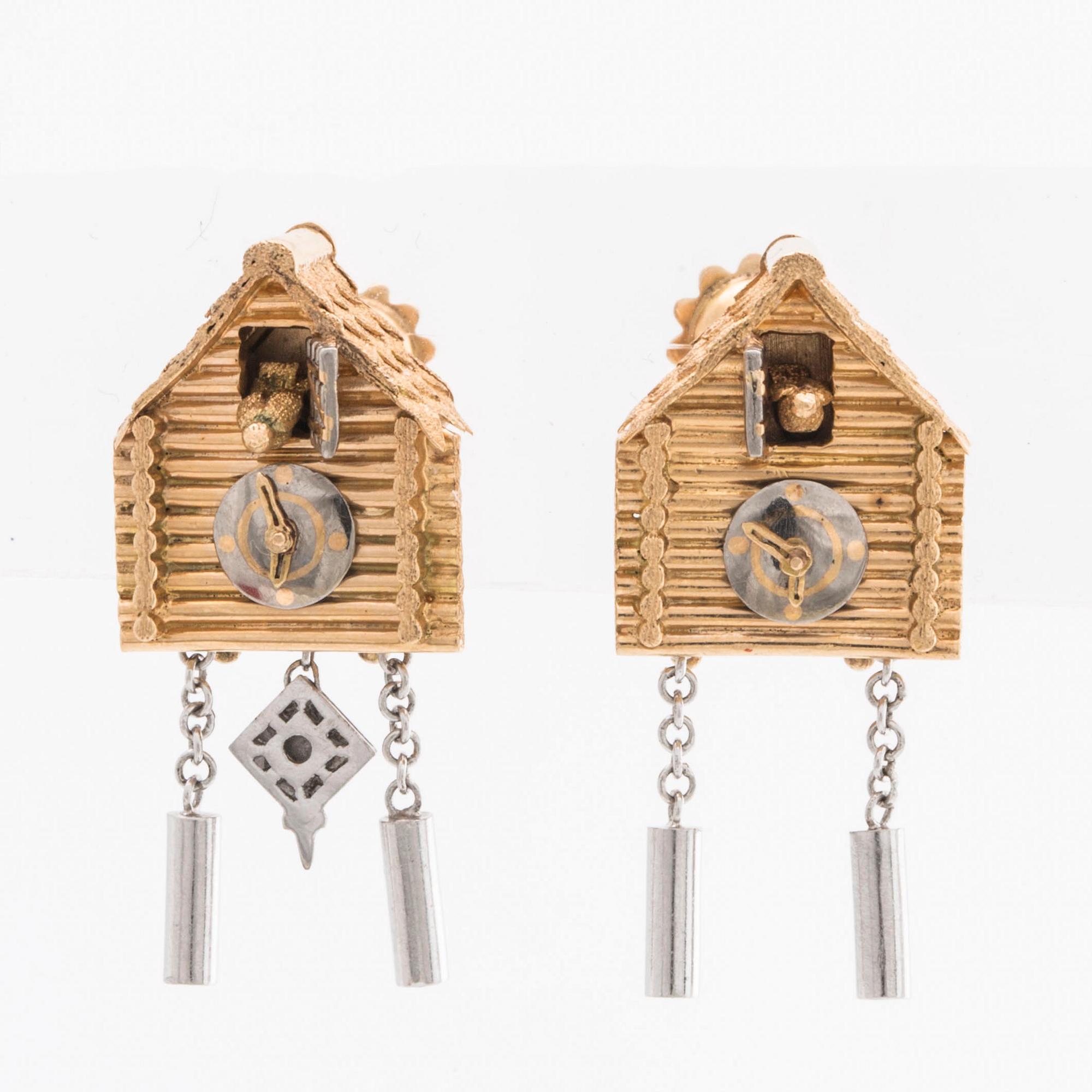 A pair of Swedish 18K gold earrings, mark of Ernst Forsell Falkenberg 1948, tolta weight ca 12 gr.