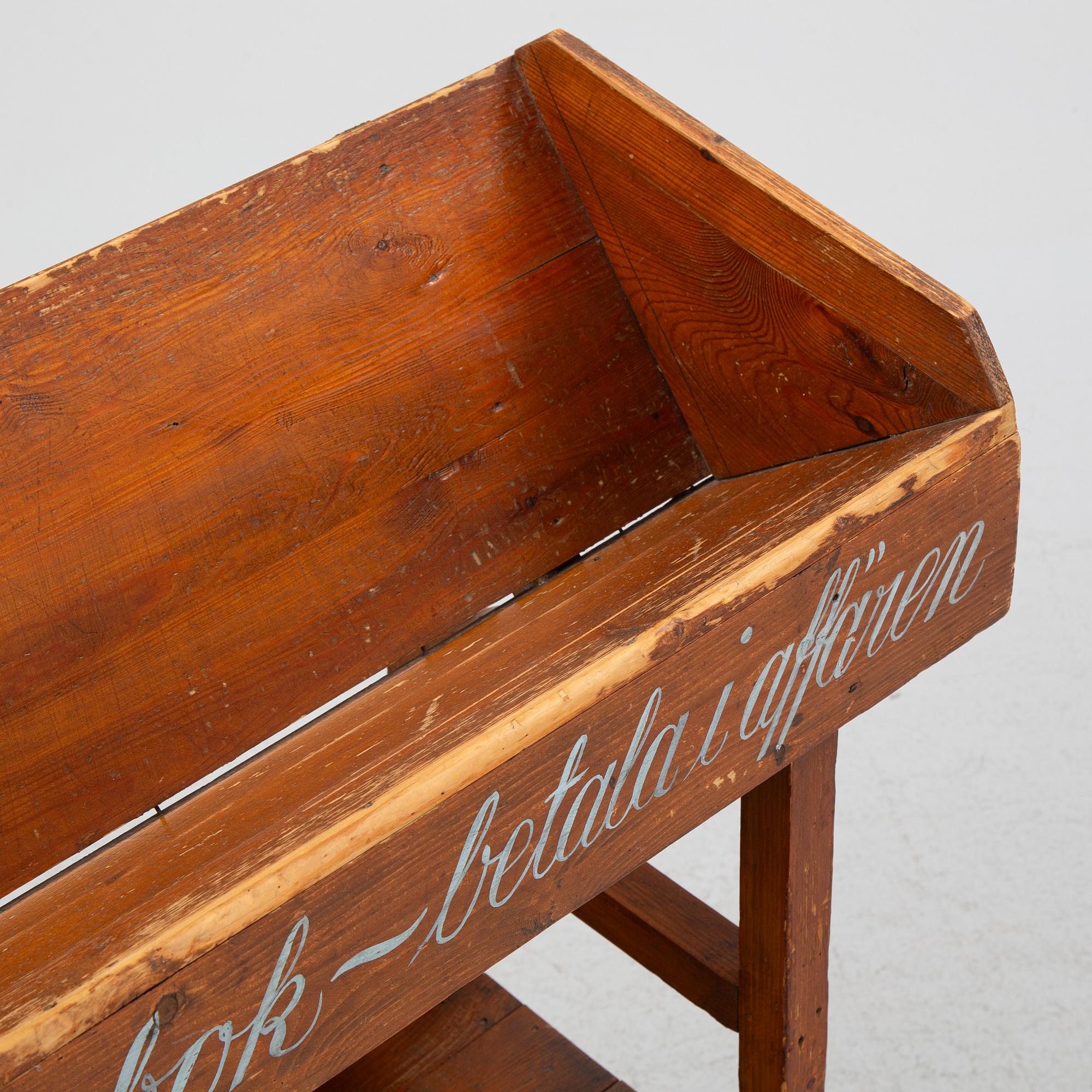 Bokvagga/boklåda, 1900-talets första hälft/mitt.