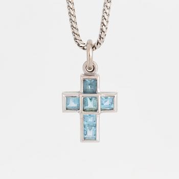 A NECKLACE, Theo Fennel, 18K white gold set with blue topazes.