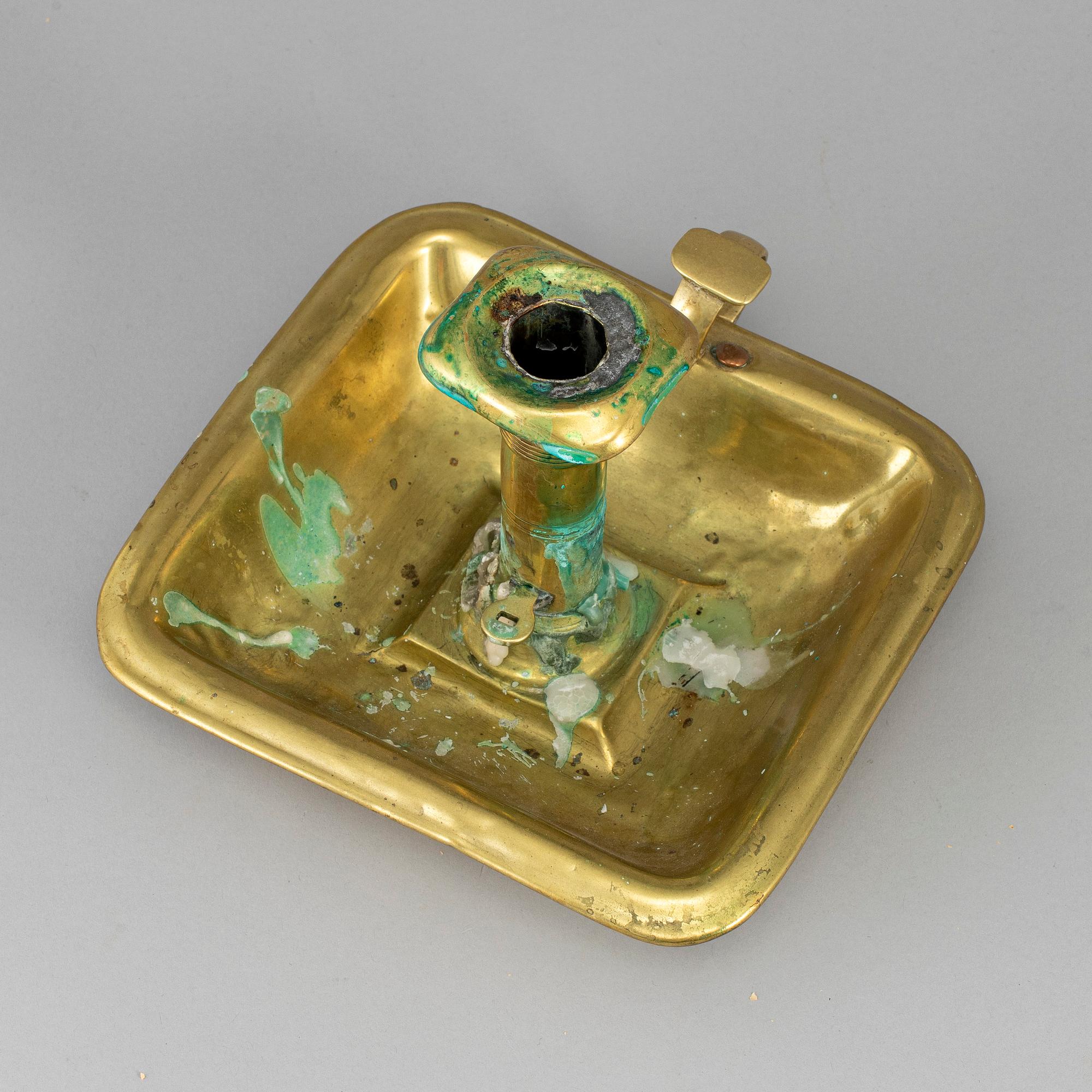 A night light holder, 18th/19th century.