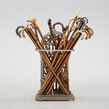 Paraply/Käppställ, med käppar, omkring 1900.