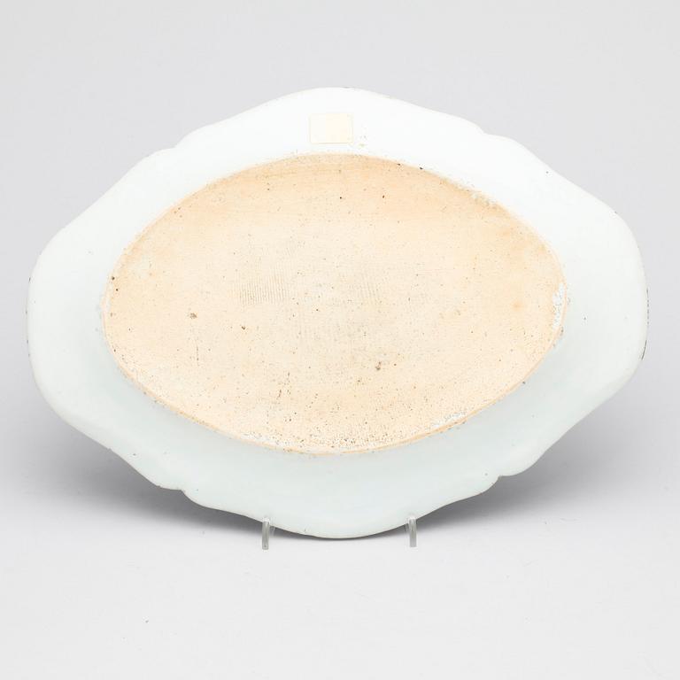 STEKFAT, porslin, Kina, Qianlong 1736-1795.