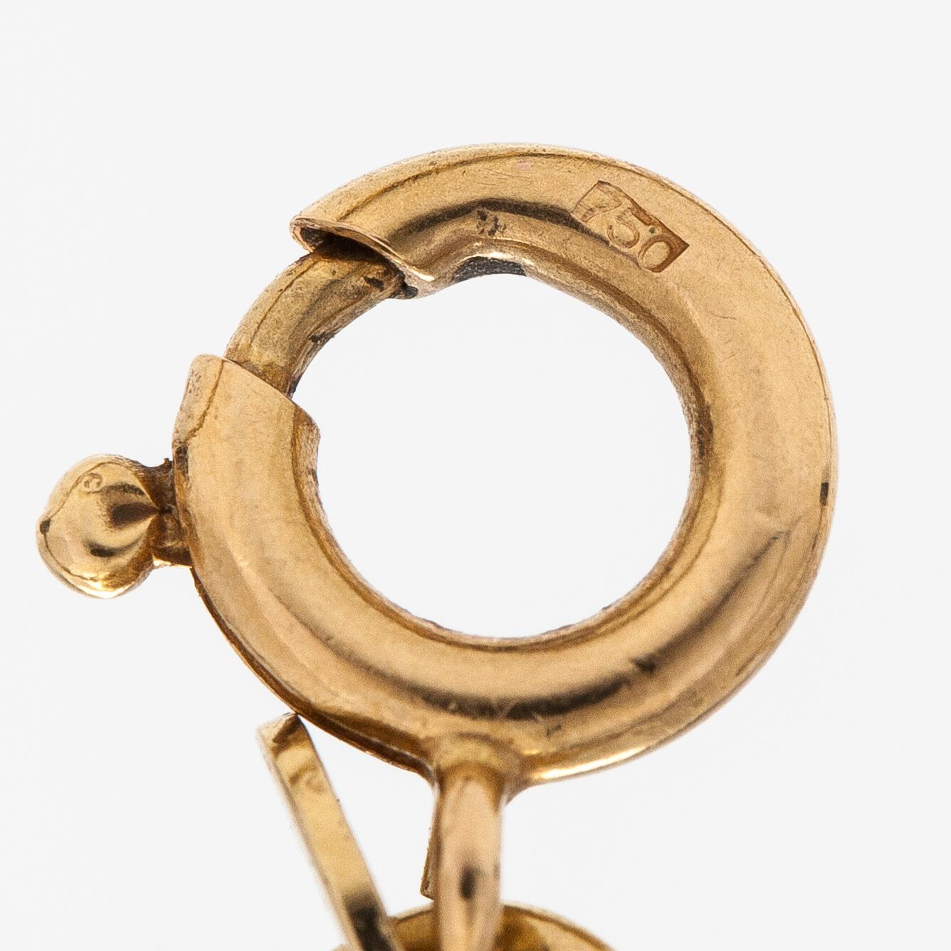 An 18K gold neacklace.