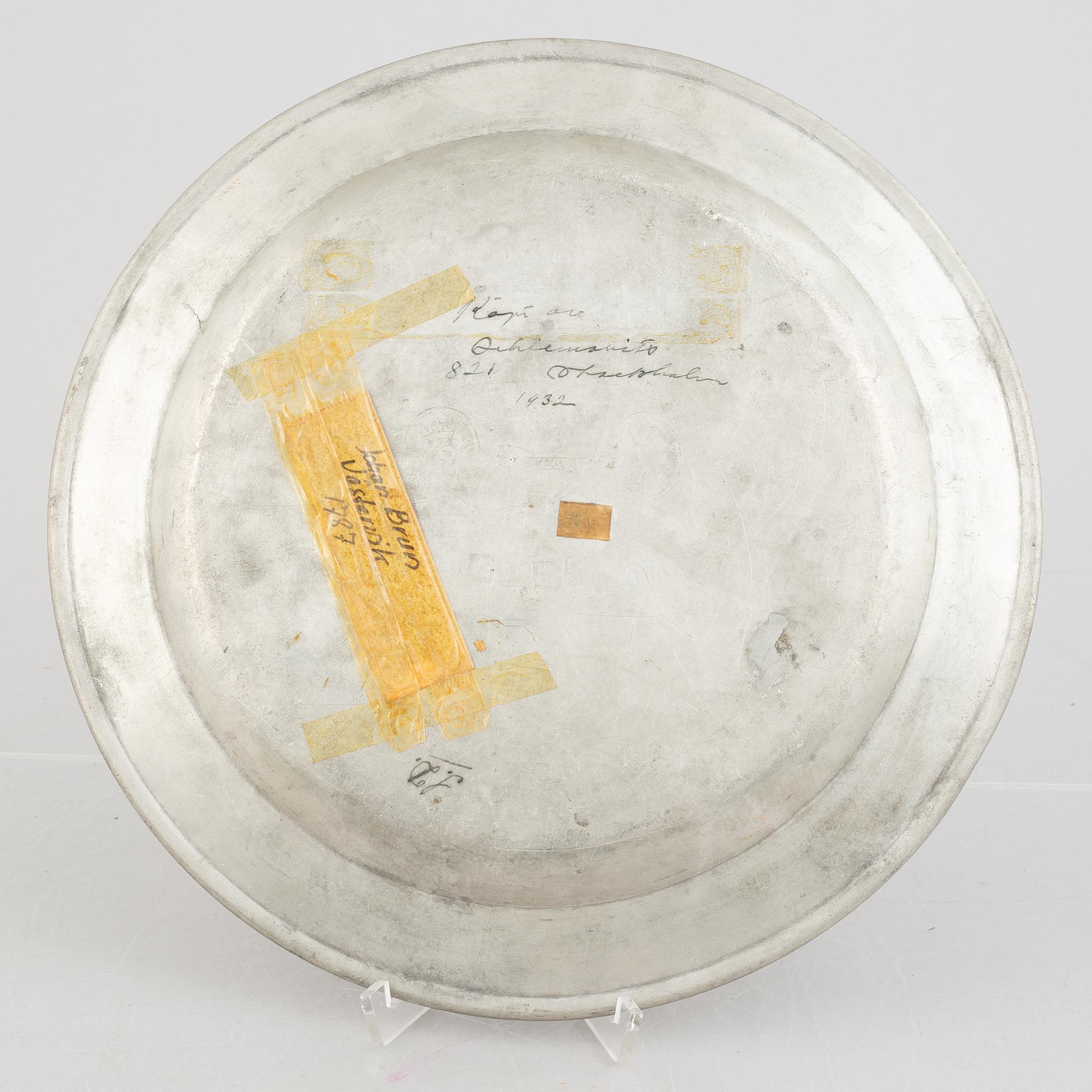 A set of three Swedish pewter dishes, including Johan Brun, Västervik 1787.