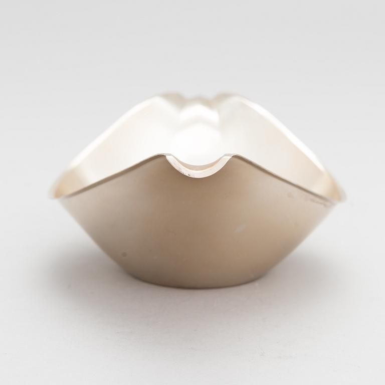 Anna-Greta Eker, A mahogany and silver sugar bowl and cream jug and a silver bowl, Auran Kultaseppä, Turku 1963-67.