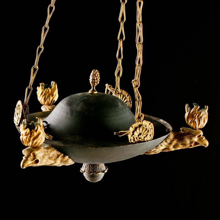 AMPEL, empire, 1800-talets första hälft. Höjd ca 54 cm.