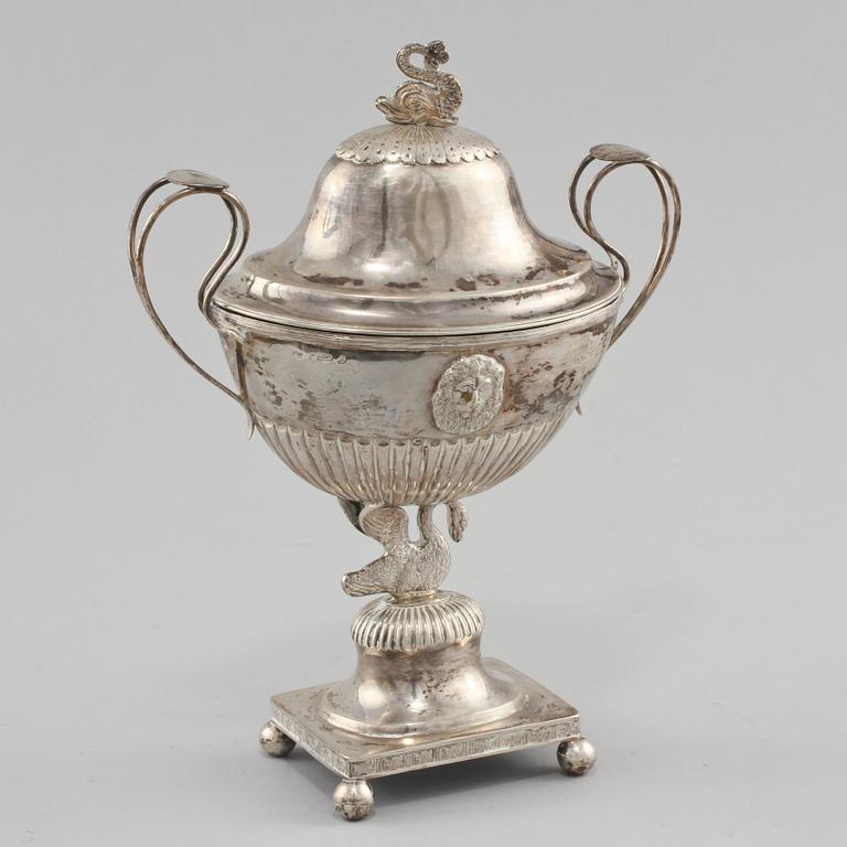 SOCKERSKÅL, silver, troligen Jacob Richard Borg, Empire,  Sverige, 1828. Vikt 595 g.