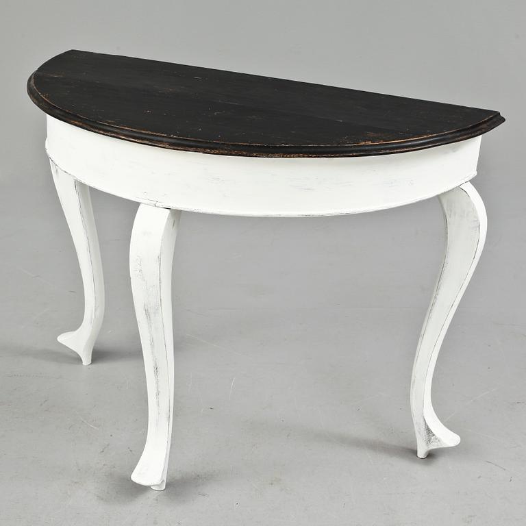 MÅNBORD, ett par, rokokostil, 1800/1900-tal.