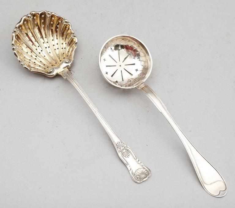 STRÖSKEDAR, 2 st, silver, svenska stämplar, 1800-tal. Vikt ca 89 g.