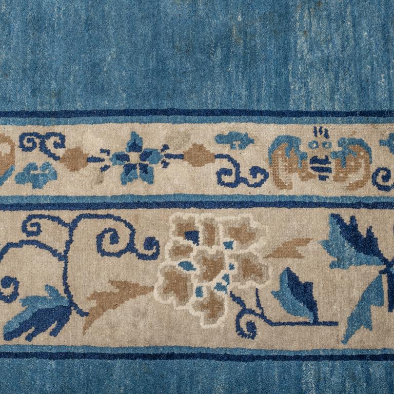 A carpet, an antique Beijing, China, late Qing dynasty, ca 353,5-359 x 275-282 cm.