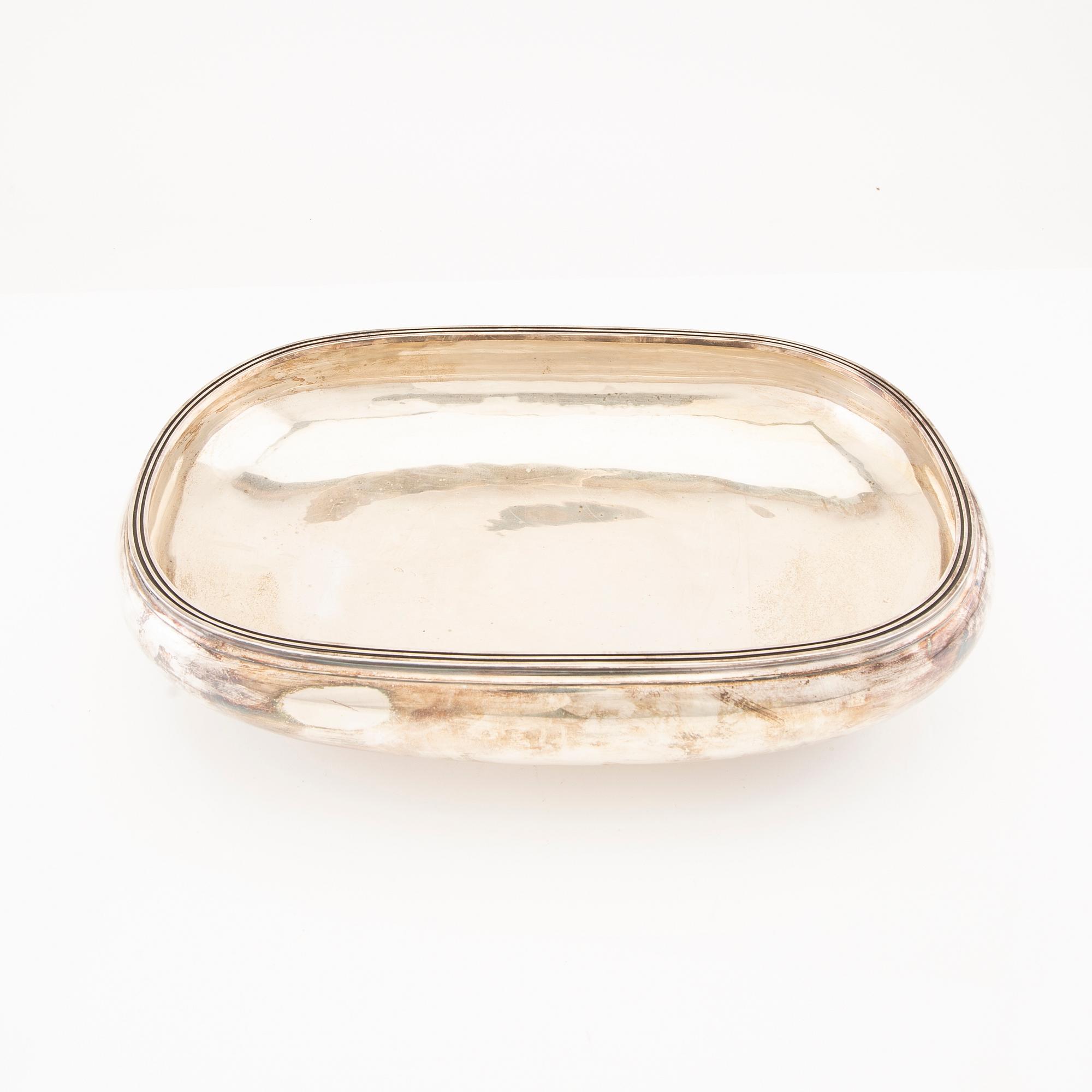 A Swedish 20th century silver bowl mark of Helge Lindgren/K Andersson Stockholm 1948, weight 1560 grams.