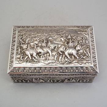 CIGGARRSKRIN, Sterling silver, Thailand, Bangkok,  gåva till skeppsredare Einar Bruusgaard 1926. Totalvikt ca 1719 gram.