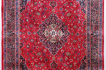 A carpet, Kashan, ca 395 x 295 cm.