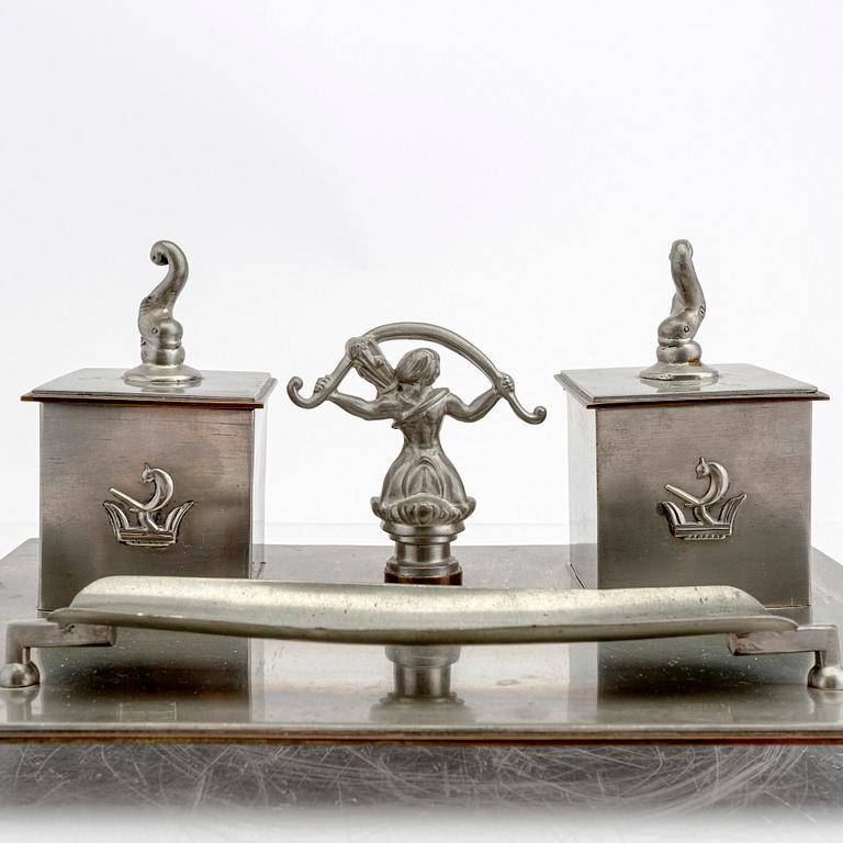 A 1920/30s pewter desk stand and seal.